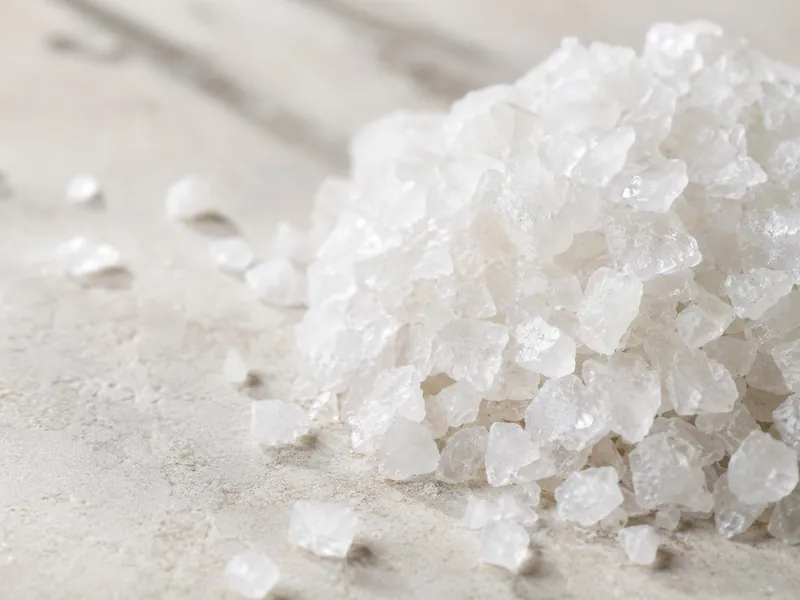Coarse Dead Sea salt crystals